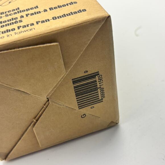 The Pampered Chef Scalloped Bread Tube 1565 Metal Tube Baking NIB - Picture 3 of 4